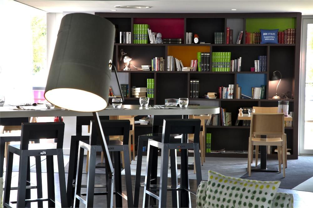 Ibis Styles Nantes Reze Aeroport Hotel Екстериор снимка