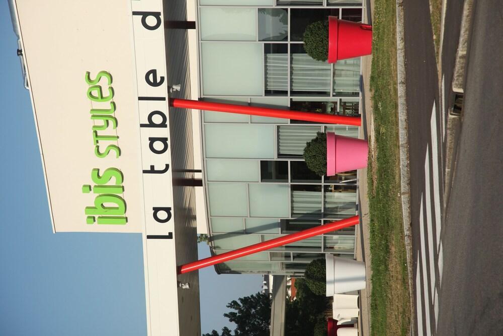 Ibis Styles Nantes Reze Aeroport Hotel Екстериор снимка